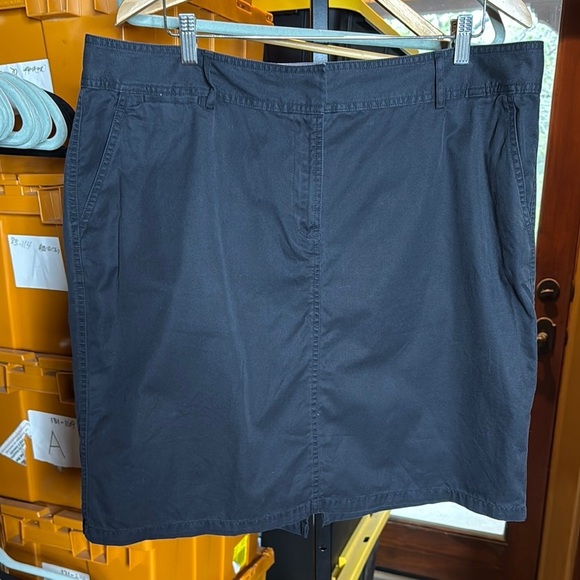 Lands' End Dresses & Skirts - Lands’ End Chino 100% Cotton Black Skirt Size 18